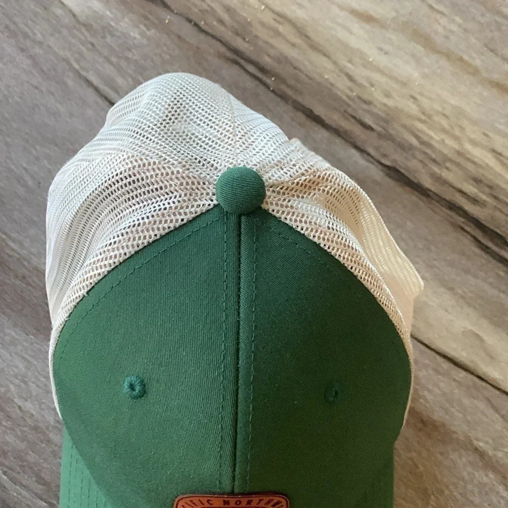 EUC Woods Coffee Pacific Northwest souvenir hat in green